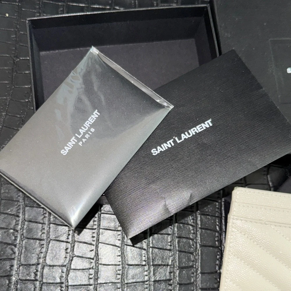 Saint Laurent Beige Cardholder with Gold YSL Logo - Picture 4 of 6